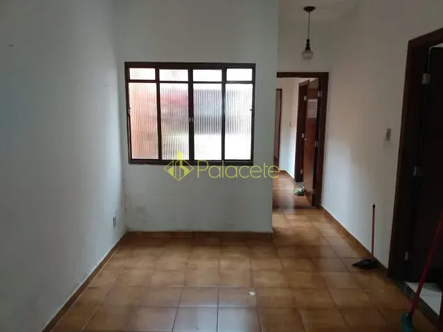 Casa com 390m² 3 quartos e 3 banheiros, à venda, no bairro Jardim Rosely em Pindamonhangaba
