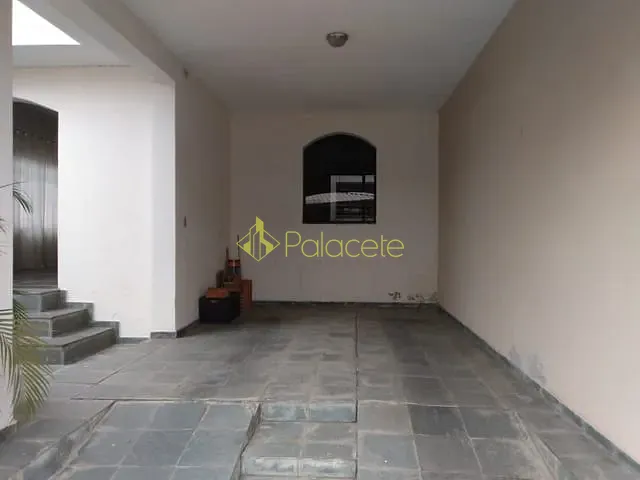 Casa com 390m² 3 quartos e 3 banheiros, à venda, no bairro Jardim Rosely em Pindamonhangaba