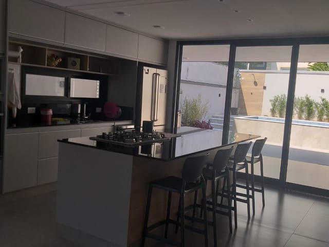 Casa com 270m² 3 quartos e 4 banheiros, à venda, no bairro Urbanova em São José dos Campos