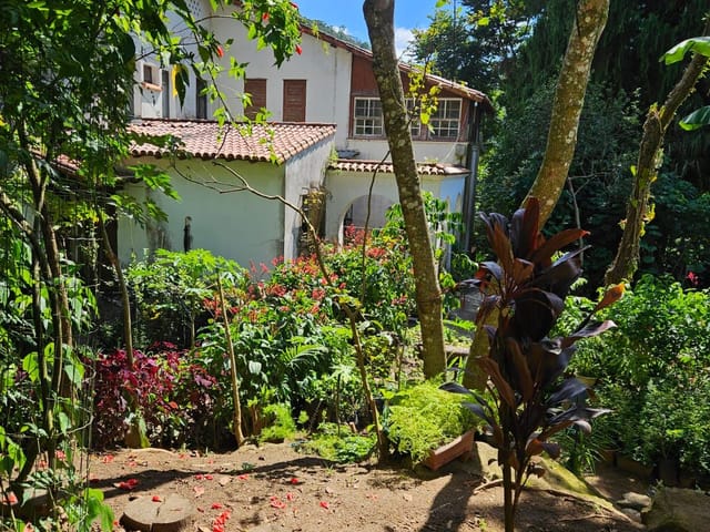 Casa com 3800m² 4 quartos e 2 banheiros, à venda, no bairro Retiro em Petrópolis