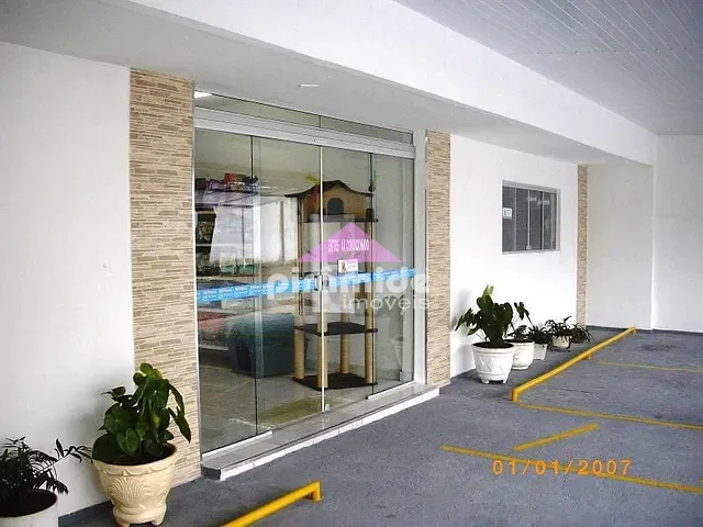 Casa com 300m² 4 quartos e 5 banheiros, à venda ou para alugar, no bairro Vila Betânia em São José dos Campos