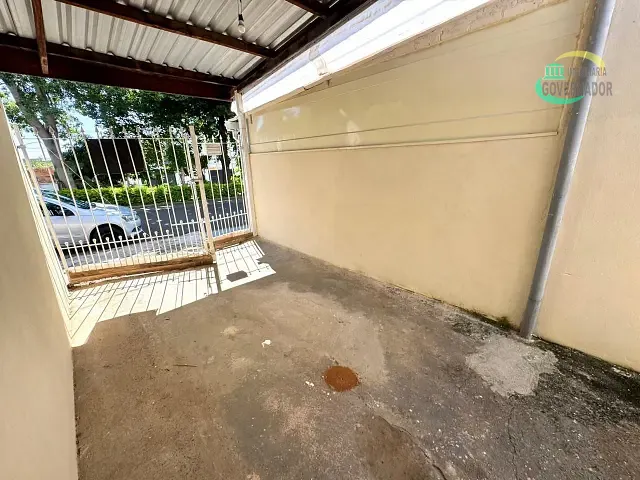 Casa com 300m² 2 quartos e 1 banheiro, para alugar, no bairro Jardim Maria Rosa em Campinas