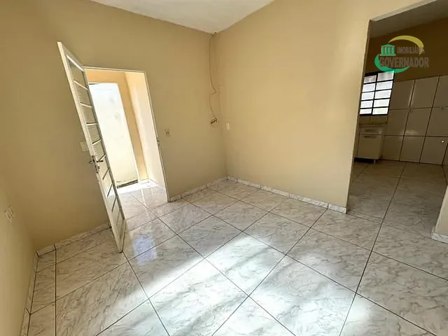 Casa com 300m² 2 quartos e 1 banheiro, para alugar, no bairro Jardim Maria Rosa em Campinas