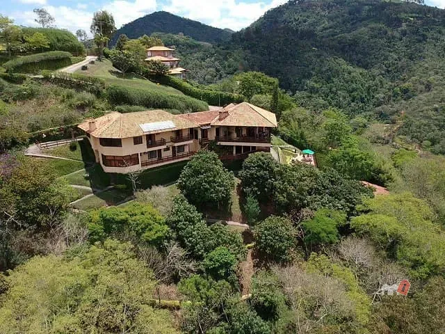 Casa com 5258m² 6 quartos e 8 banheiros, à venda, no bairro Areal em Petrópolis