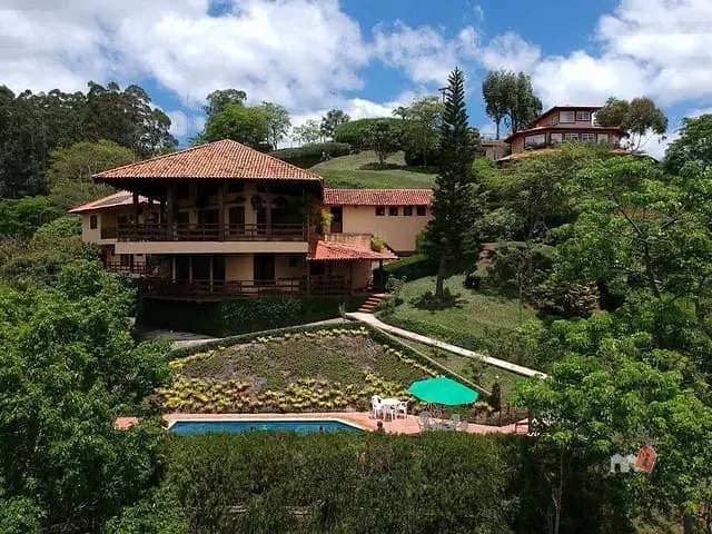 Casa com 5258m² 6 quartos e 8 banheiros, à venda, no bairro Areal em Petrópolis