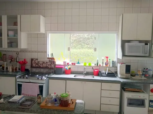 Casa com 1004m² 5 quartos e 5 banheiros, à venda, no bairro São Dimas em Guaratinguetá