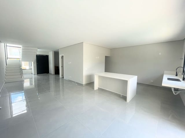Casa com 257m² 4 quartos e 5 banheiros, à venda, no bairro Urbanova em São José dos Campos