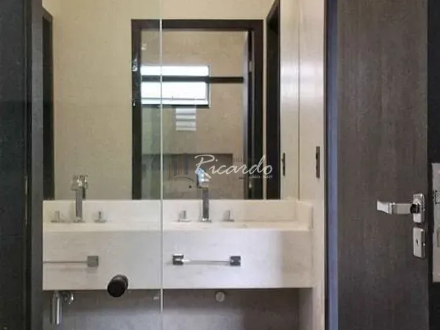 Casa 4 quartos e 1 banheiro, à venda, no bairro Parque Industrial V em Arapongas
