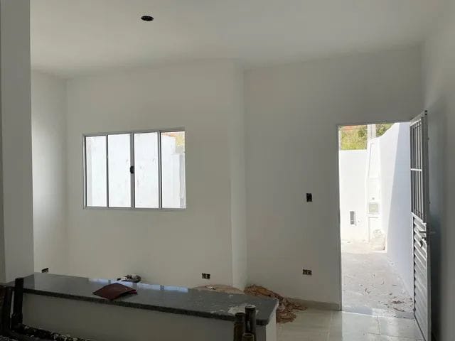 Casa com 150m² 2 quartos e 2 banheiros, à venda, no bairro Residencial Estoril em Taubaté