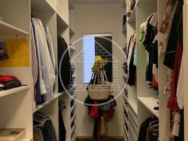 Casa com 530m² 4 quartos e 2 banheiros, à venda, no bairro Parque Do Jiqui em Parnamirim