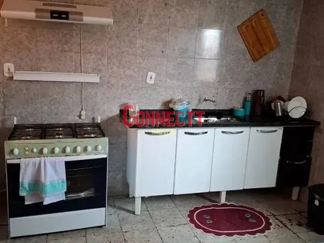Casa com 210m² 3 quartos e 2 banheiros, à venda, no bairro Parque Industrial Tanquinho em Ribeirão Preto