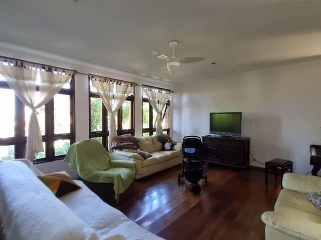 Casa com 400m² 3 quartos e 3 banheiros, à venda ou para alugar, no bairro Jardim das Colinas em São José dos Campos