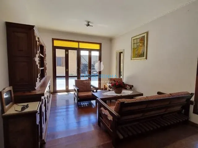 Casa com 400m² 3 quartos e 3 banheiros, à venda ou para alugar, no bairro Jardim das Colinas em São José dos Campos
