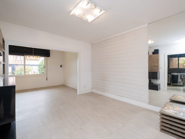 Casa com 300m² 3 quartos e 3 banheiros, à venda, no bairro Três Vendas em Pelotas