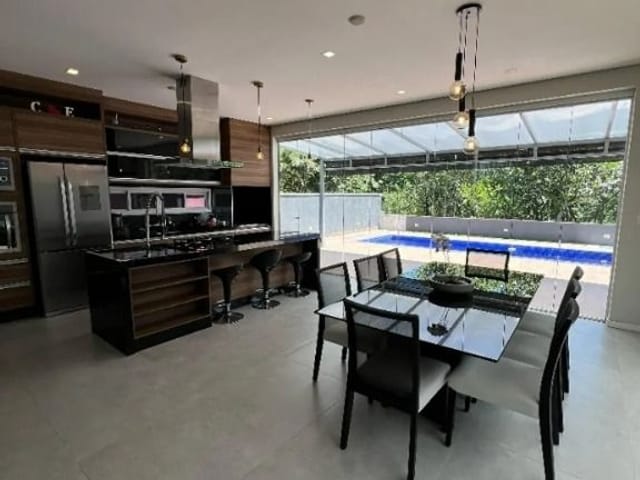 Casa com 260m² 3 quartos e 5 banheiros, à venda, no bairro Sítio do Rosário em Santana de Parnaíba