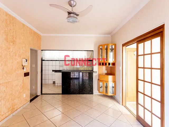 Casa com 330m² 4 quartos e 1 banheiro, para alugar, no bairro Jardim Sao Luiz em Ribeirão Preto