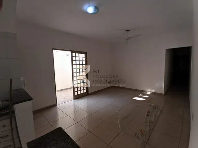 Casa com 177m² 3 quartos e 2 banheiros, para alugar, no bairro Jardim Renata em Indaiatuba