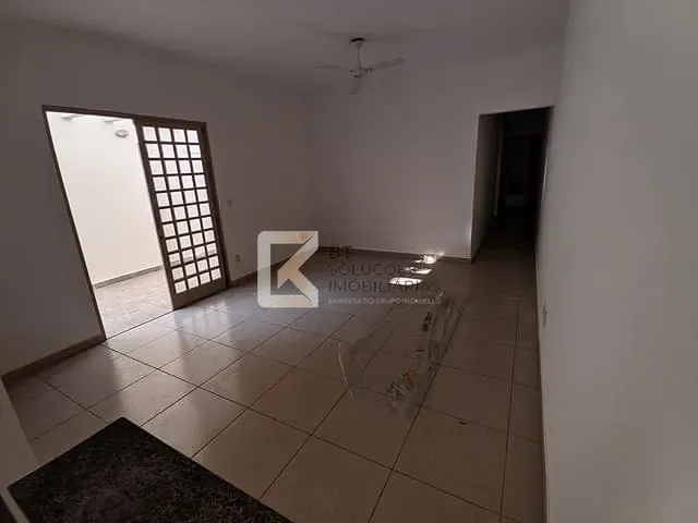 Casa com 177m² 3 quartos e 2 banheiros, para alugar, no bairro Jardim Renata em Indaiatuba