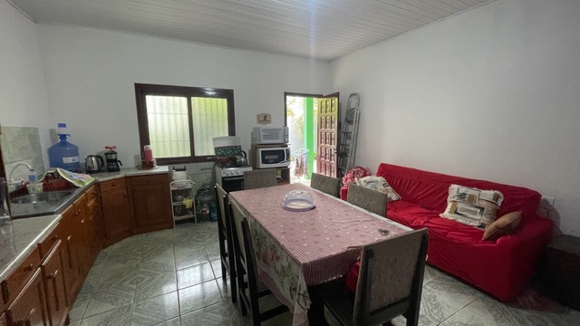 Casa 2 quartos e 1 banheiro, à venda, no bairro Laranjal em Pelotas
