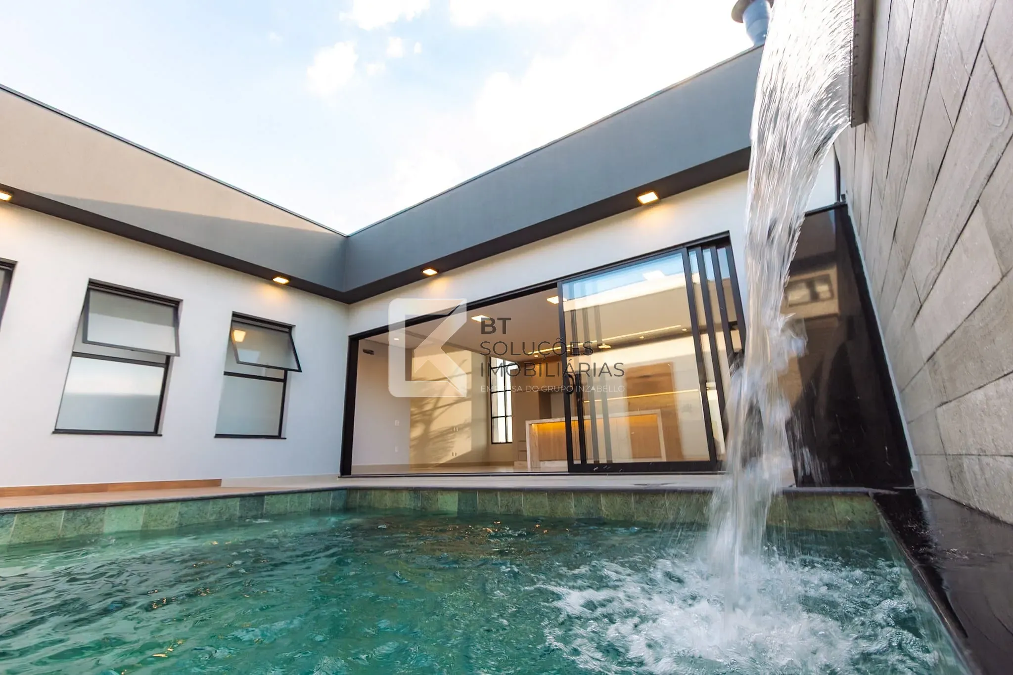Casa, 3 quartos, 300 m² - Foto 1