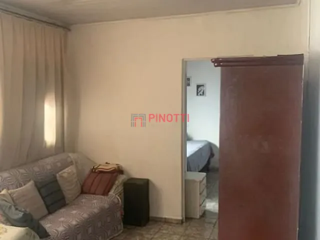 Casa 2 quartos e 1 banheiro, à venda, no bairro Alves Dias em São Bernardo do Campo
