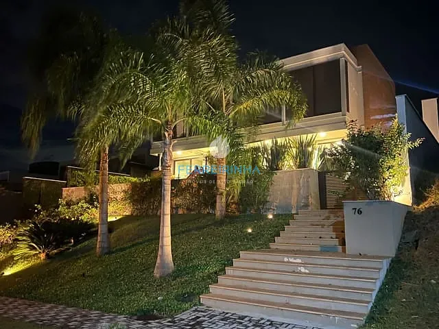 Casa com 820m² 4 quartos e 3 banheiros, à venda, no bairro Condomínio Reserva do Paratehy em São José dos Campos