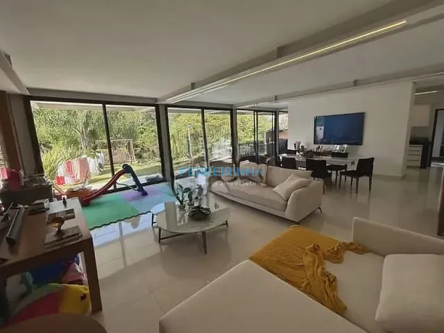 Casa com 820m² 4 quartos e 3 banheiros, à venda, no bairro Condomínio Reserva do Paratehy em São José dos Campos
