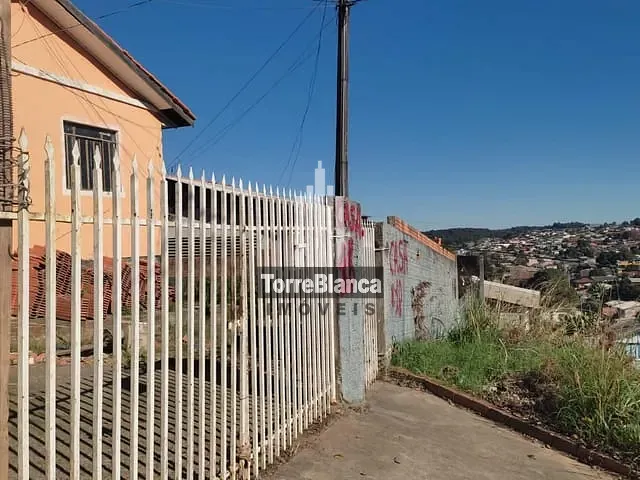 Casa com 275m² 3 quartos e 1 banheiro, à venda, no bairro Nova Rússia em Ponta Grossa