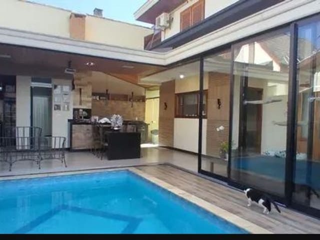 Casa com 360m² 3 quartos e 3 banheiros, à venda, no bairro Urbanova em São José dos Campos