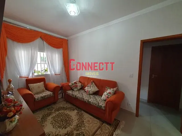 Casa com 200m² 2 quartos e 2 banheiros, à venda, no bairro Vila Cristal em Brodowski