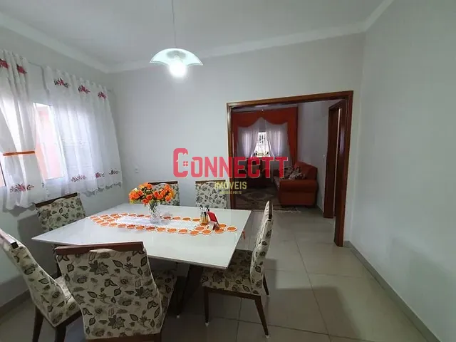 Casa com 200m² 2 quartos e 2 banheiros, à venda, no bairro Vila Cristal em Brodowski