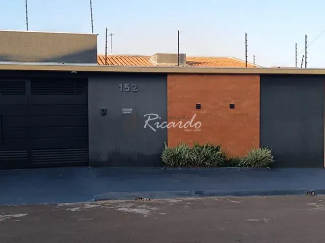 Casa 3 quartos e 2 banheiros, à venda, no bairro Jardim Santo Antônio em Arapongas