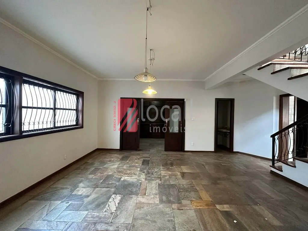 Casa com 4 quartos à venda e aluguel, 370m² — foto 2 de 24