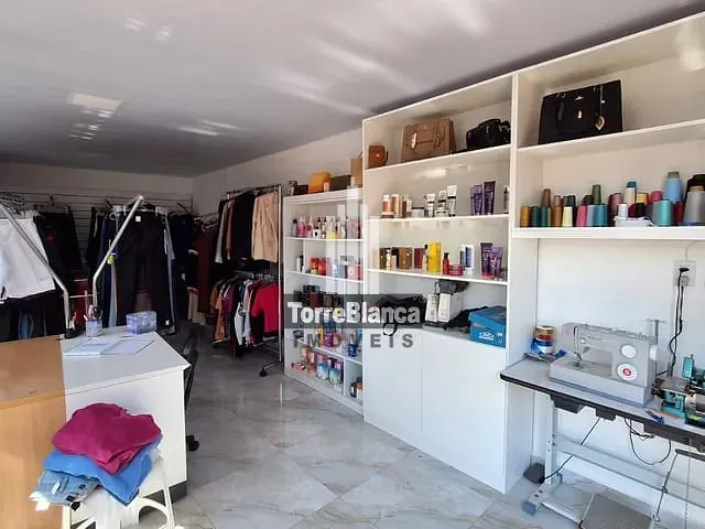 Casa com 300m² 3 quartos e 2 banheiros, à venda, no bairro Boa Vista em Ponta Grossa