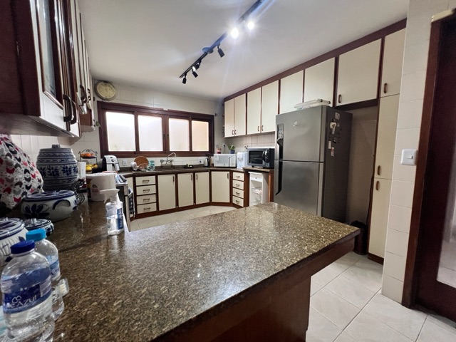 Sobrado com 396m² 3 quartos e 5 banheiros, à venda, no bairro Três Vendas em Pelotas