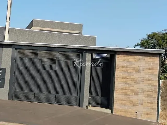 Casa 3 quartos e 2 banheiros, à venda, no bairro Vila Araponguinha em Arapongas
