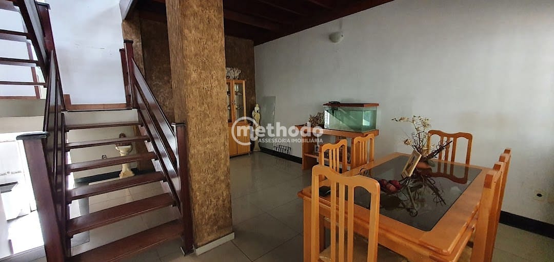 Casa, 3 quartos, 200 m² - Foto 1