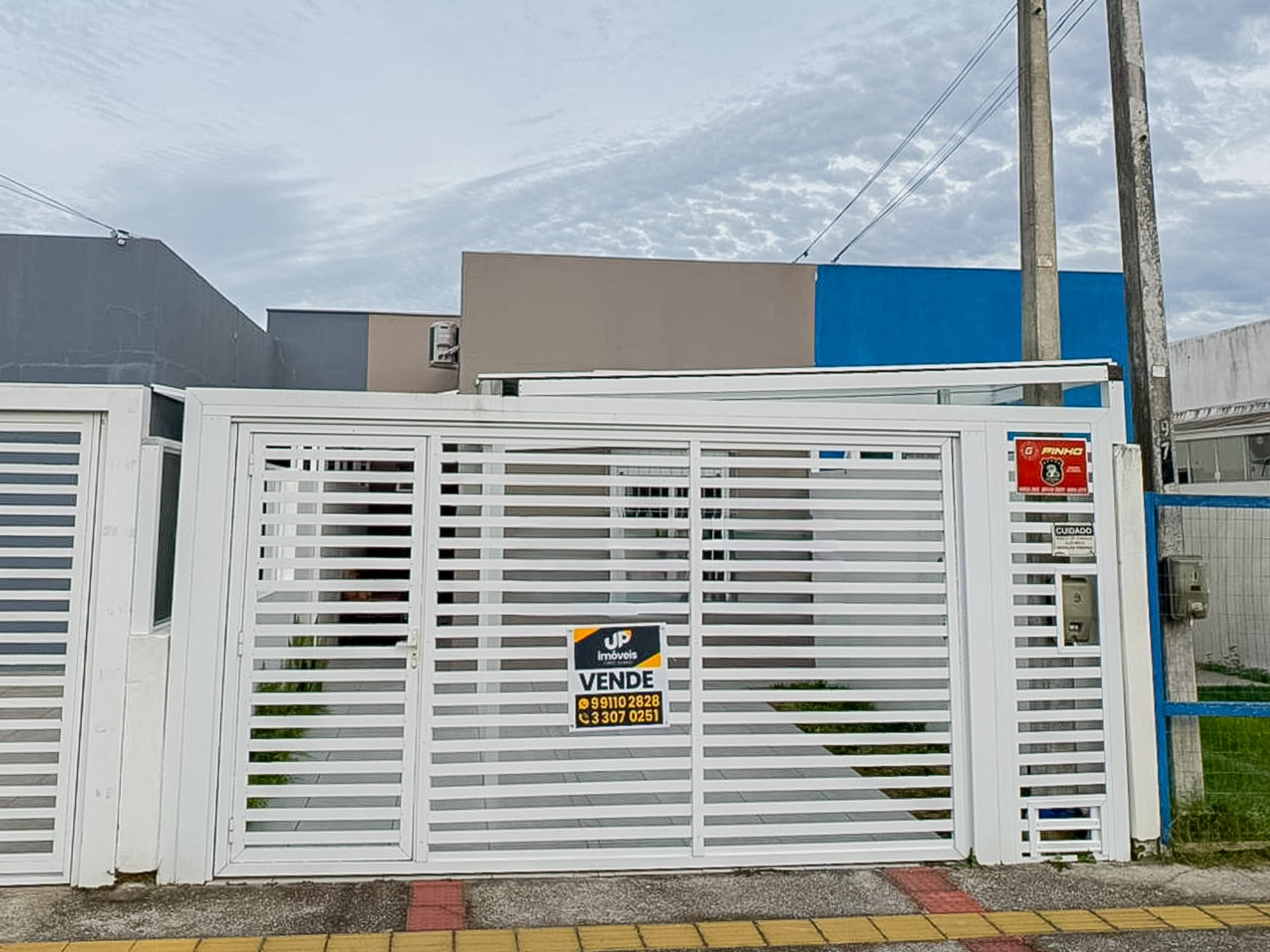 Casa na parte alta do Laranjal com 2 dormitórios, lareira, energia solar, churrasqueira, garagem coberta e excelente localização, próxima a mercados. - 14
