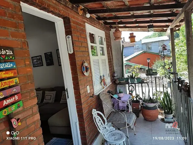 Casa 4 quartos e 1 banheiro, à venda, no bairro Simeria em Petrópolis