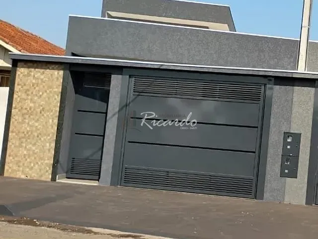 Casa 3 quartos e 2 banheiros, à venda, no bairro Vila Araponguinha em Arapongas
