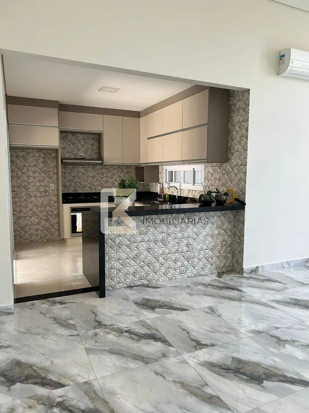 Casa, 3 quartos, 136 m² - Foto 1