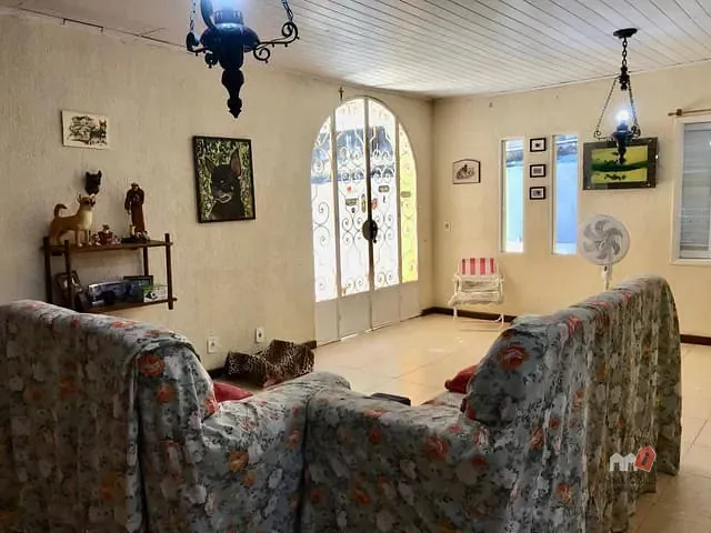 Casa com 352m² 3 quartos e 3 banheiros, à venda, no bairro Nogueira em Petrópolis