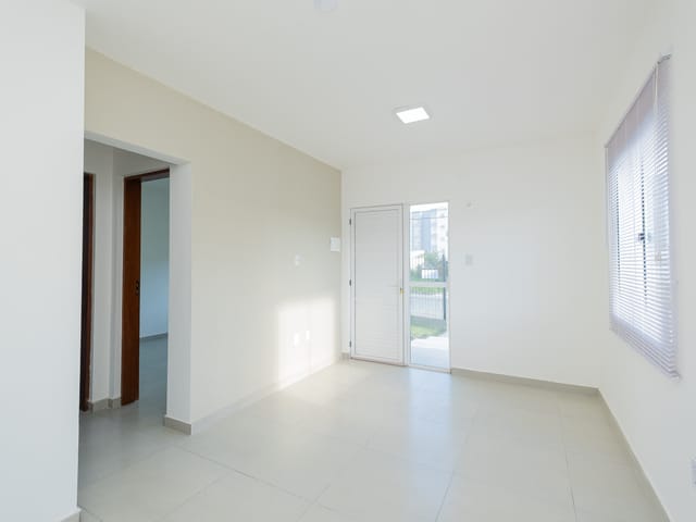 Casa 2 quartos e 1 banheiro, à venda, no bairro Areal em Pelotas