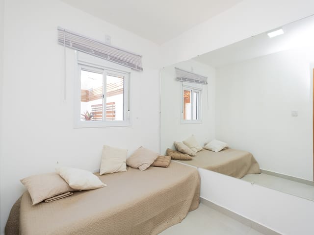 Casa 2 quartos e 1 banheiro, à venda, no bairro Areal em Pelotas