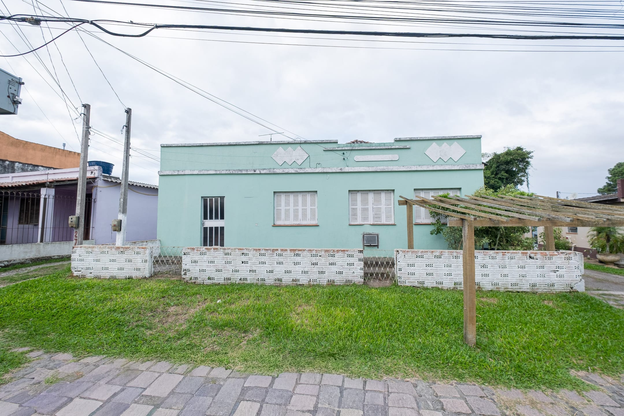 Terreno à venda na Av. Cidade de Lisboa, Fragata - 3.633 m² de área total, sendo 21 metros de frente para a avenida. - 7