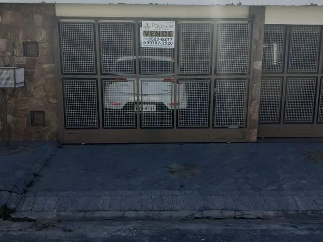 Casa com 250m² 3 quartos e 2 banheiros, à venda, no bairro Vila Rica em Pindamonhangaba