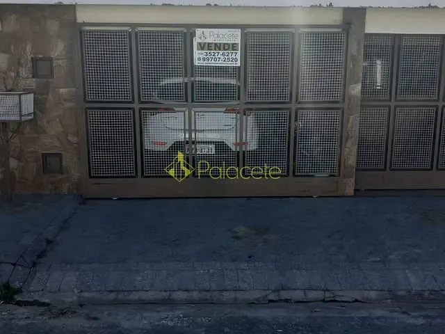 Casa com 250m² 3 quartos e 2 banheiros, à venda, no bairro Vila Rica em Pindamonhangaba