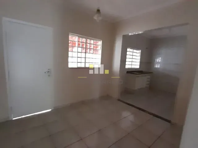Casa com 468m² 2 quartos e 1 banheiro, à venda, no bairro Centro em Sumaré
