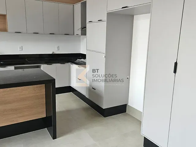 Casa com 300m² 3 quartos e 4 banheiros, à venda, no bairro Vila Rubens em Indaiatuba