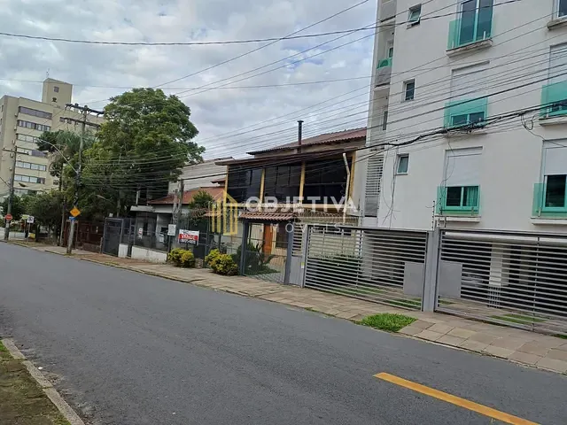 Casa 3 quartos e 2 banheiros, à venda, no bairro Boa Vista em Porto Alegre